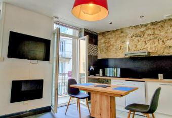 Coeur de Lourdes has Balcony rooms