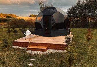 Kuuselepa klaaskuppel has Balcony rooms