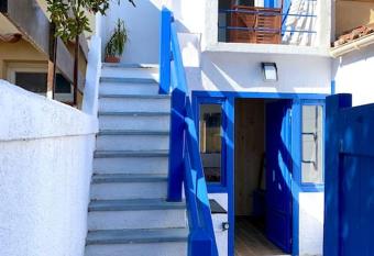 Coquette maison pr  s de la plage has Balcony rooms