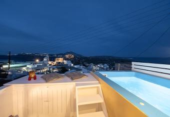 Santorita Suites has rooms with a private hot tub