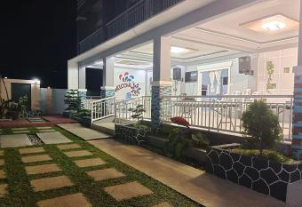 Yas Villa - Stay, Play & Enjoy. Bagac, Bataan has Balcony rooms