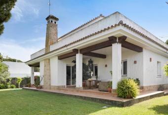 Sol, playa y diversion en Roche has Balcony rooms