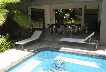 Aloe House : self-catering in a natural paradise has Balcony rooms