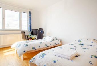 Beautiful room with balcony direction to Messe allows 18 year olds to book a room