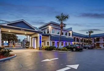 Wilmington Island has Balcony rooms