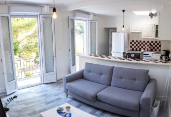 Logement Le Serein allows 18 year olds to book a room