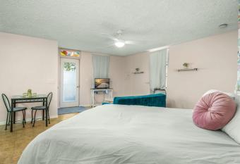 Sebring Circle Studio Stayo Postcard Mural Views allows 18 year olds to book a room