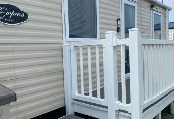 Caravan Ellie allows 18 year olds to book a room