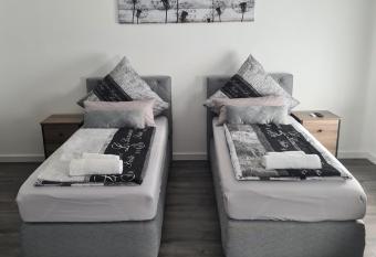 Suite Crissie has Balcony rooms