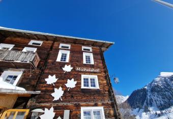 Sonja s Michelshof has Balcony rooms
