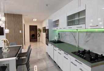 Dolce vita Pr  mium has rooms with a private hot tub