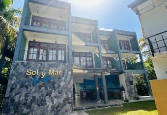 Sol Y Mar - Unawatuna allows 18 year olds to book a room