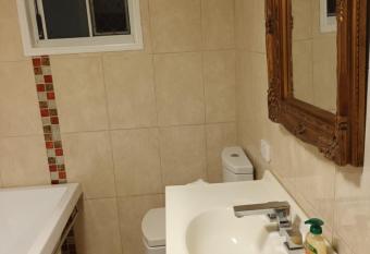 Tropical Poolside Retreat allows 18 year olds to book a room