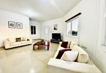 FARAH KITI allows 18 year olds to book a room