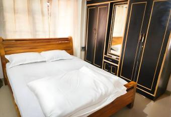 The Legacy Guest House has Balcony rooms