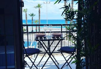 PASEO MARITIMO PUERTA MAR has Balcony rooms