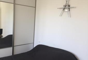 Chambre    louer 1    2 personnes chez l habitant allows 18 year olds to book a room