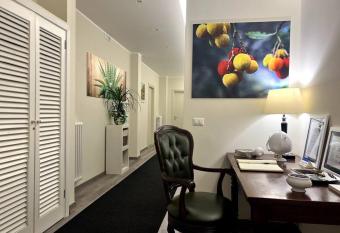 Le Dimore di Luciana - suites & apartments allows 18 year olds to book a room