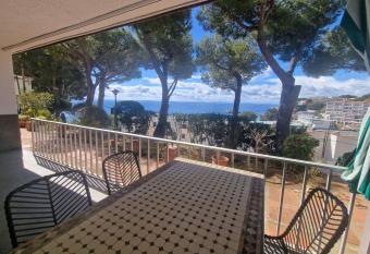 JER  ME allows 18 year olds to book a room