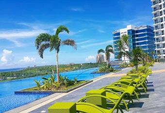 Mactan Airport view with Beach Condominuim has Balcony rooms