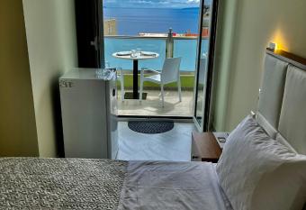 Oscar   s Apartments Drymades has Balcony rooms