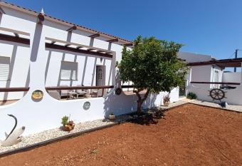 Casa Zeferino has Balcony rooms