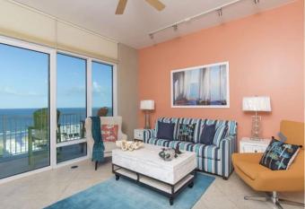 SuperHost! Tropical Oasis on the 10th floor has Balcony rooms