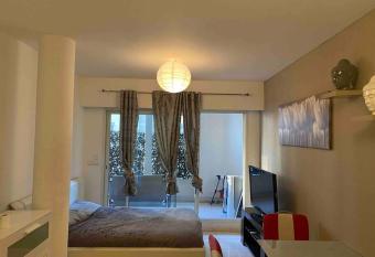 Monaco Good Stay allows 18 year olds to book a room