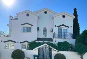 Beautiful 5 bed Villa with Pool has Balcony rooms