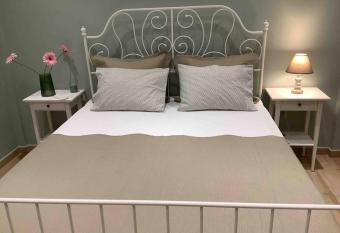 N G Luxury Apartments at Nea Kallikrateia No 2 has Balcony rooms