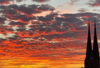 Zuhause has Balcony rooms
