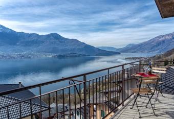 Incantevole Terrazza sul Lago di Como - Zona Barbecue e Free WiFi has Balcony rooms
