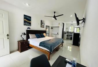 Hospedaje San Jose has Balcony rooms