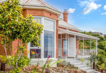 Oakleigh House allows 18 year olds to book a room