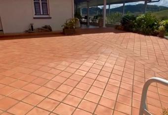 Villa Sean Eden allows 18 year olds to book a room