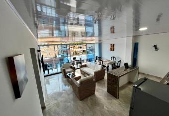 APARTAMENTOS SUPER PENTHOUSE con BALC  N allows 18 year olds to book a room