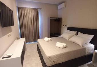 Ilios Properties apartments in Gouvia (Delta) allows 18 year olds to book a room