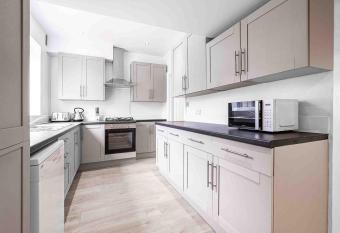 London Rd allows 18 year olds to book a room