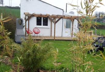 La Petite Maison Du Crembreux has Balcony rooms