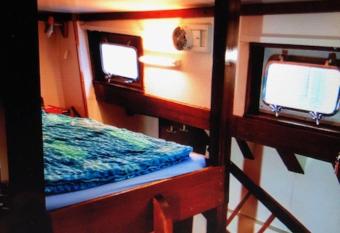 Schiff AHOY, Hotelschiff, Hausboot, Boot, Passagierschiff has Balcony rooms