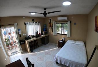 Casa Del Sol Azul - Isla Mujeres has Balcony rooms