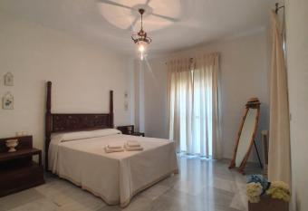 Casa de la Rivera has Balcony rooms