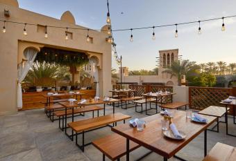 amna allows 18 year olds to book a room