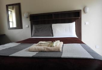 2 bedroomed apartment with en-suite and kitchenette - 2070 has Balcony rooms