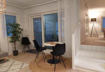 Keskusta uusi kalustettu kaksio. allows 18 year olds to book a room