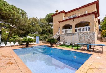 Villa Yulia has Balcony rooms