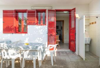 Villetta Sergio has Smoking/Balcony rooms