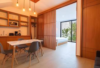 Sak Tulum has rooms with a private hot tub