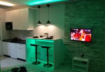 Apartman Mila has rooms with a private hot tub