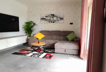 Apartment Denis has Balcony rooms